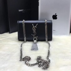 YSL Kleine Ledertasche mit Quastenkette, 17 cm, Schwarz, Silber