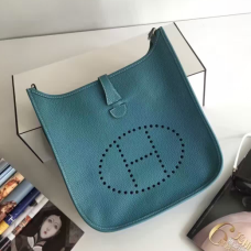 Hermes Evelyne III Togo Umhängetasche aus Leder Blau